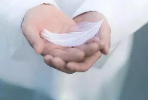 嫁给穷男人可以，但不要嫁给穷一辈子的男人