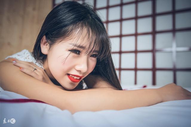 前妻嫌我没出息，和我离婚，五年后再见面她哭了
