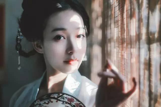 茶能醉我何须酒，诗能香我无须花