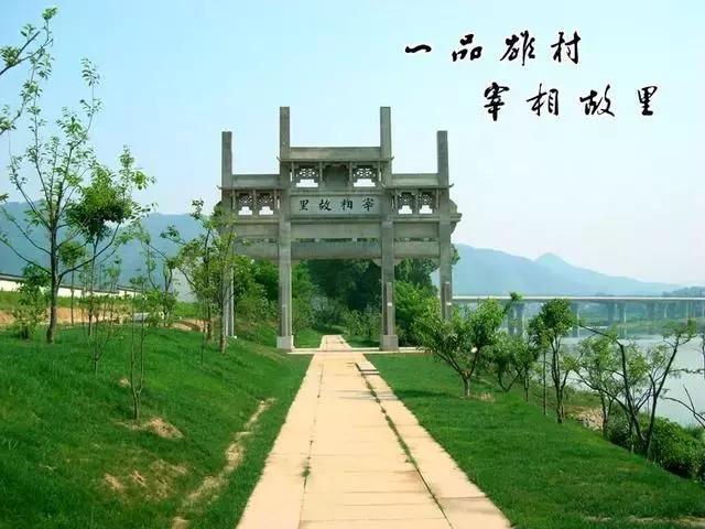 他是清朝第一奸臣，历经三朝不倒，只凭借六个字