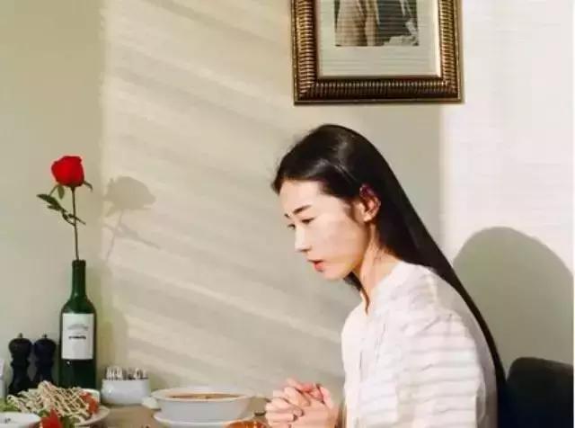 女人不是不懂事，她需要碰上一个懂事的男人