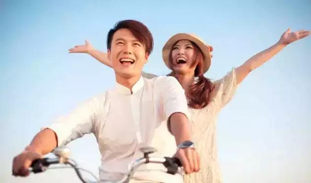 是在宝马上哭，还是在单车上笑？终于有答案了