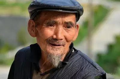 钱和家庭哪个重要？ 沉默了