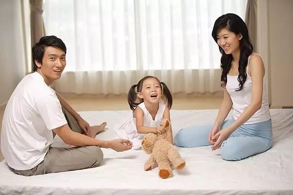 我工资10000不够用，当我看到妻子的聊天记录，让我羞愧不已！
