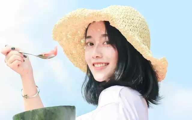要看清一个人，吃相比面相更准
